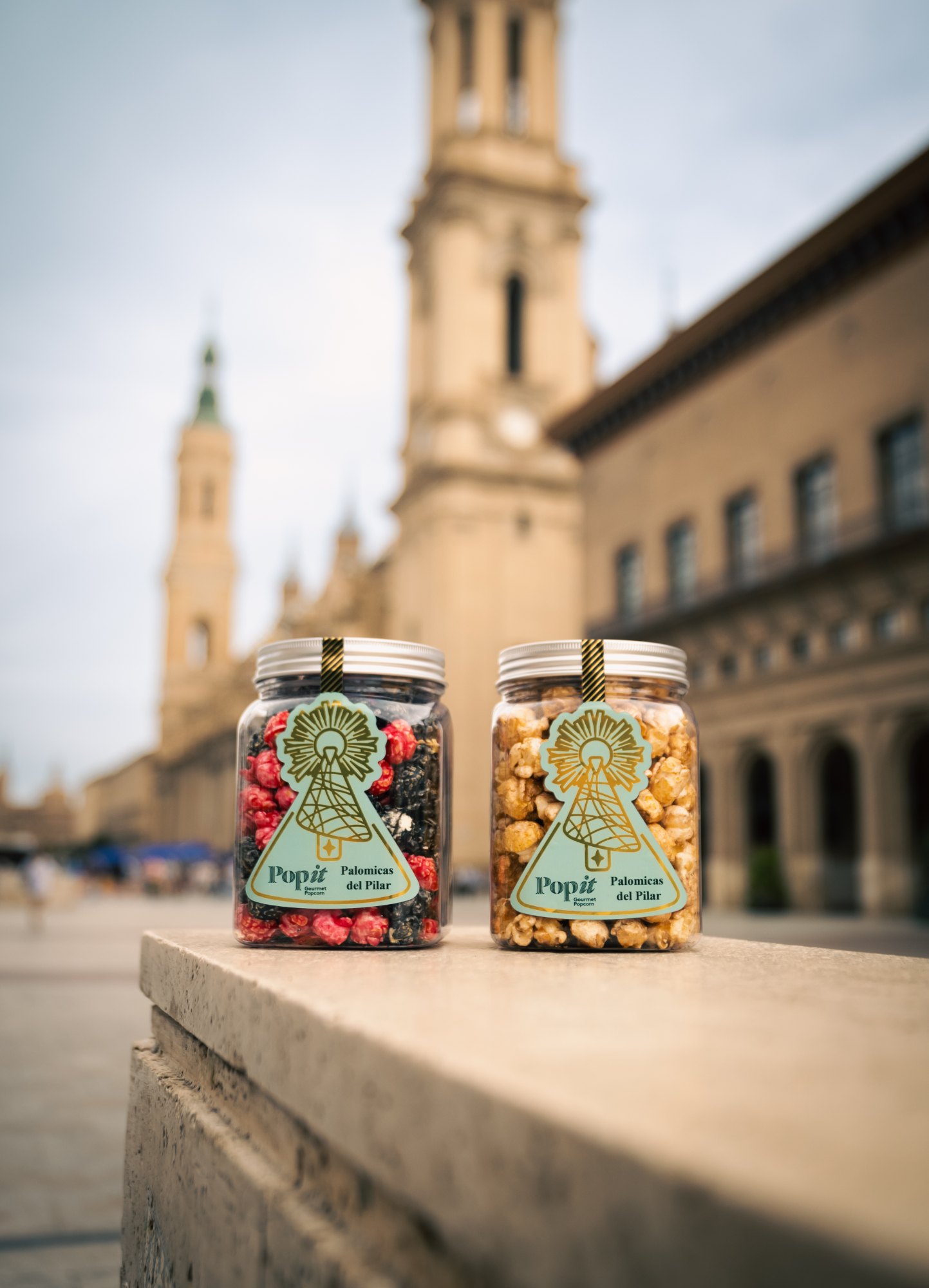 Palomicas del Pilar de Popit, tarros de palomitas gourmet con etiqueta homenaje a la Virgen del Pilar, Zaragoza
